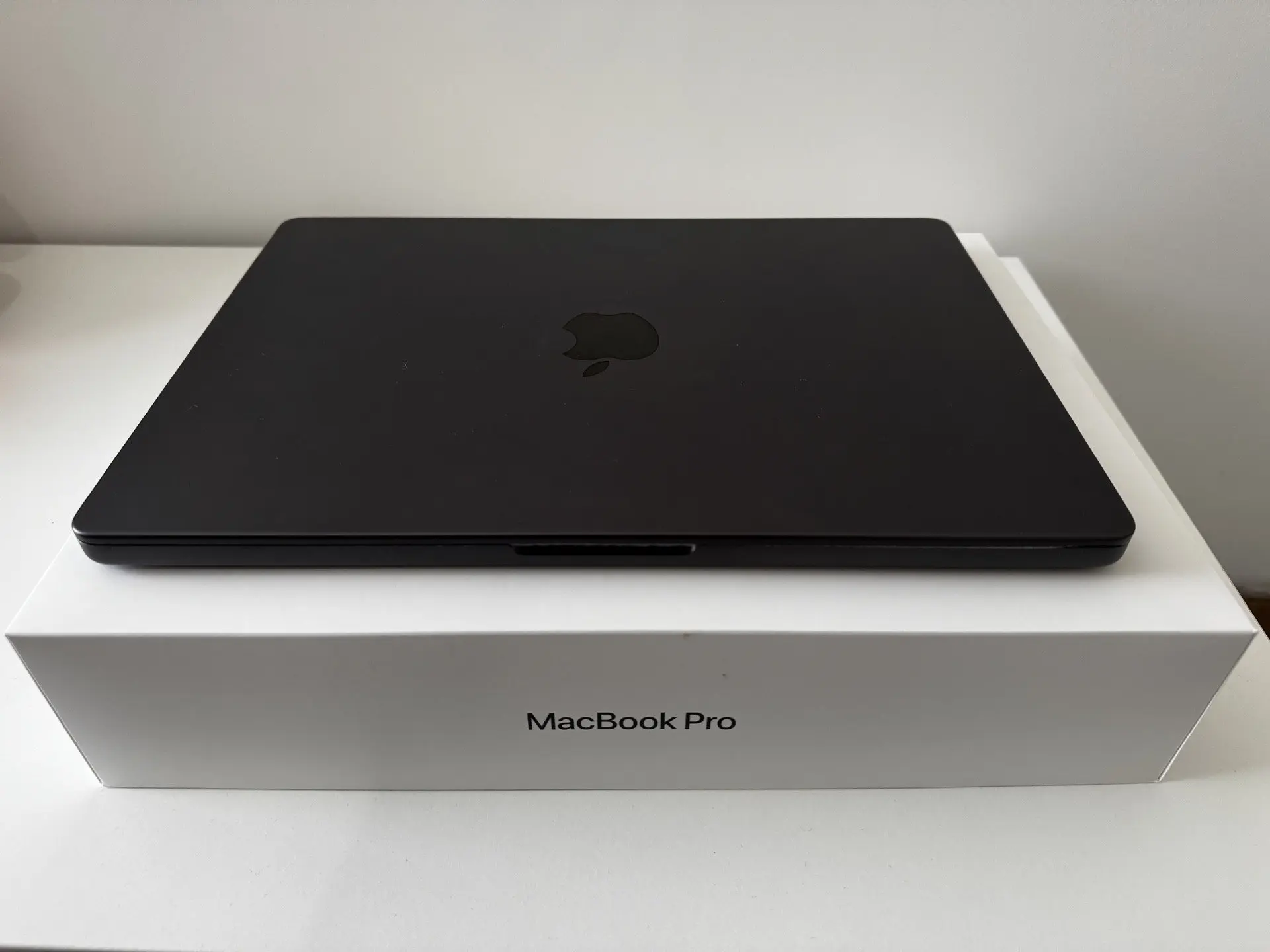 MacBook Pro M4 24GB 512 SSD 2
