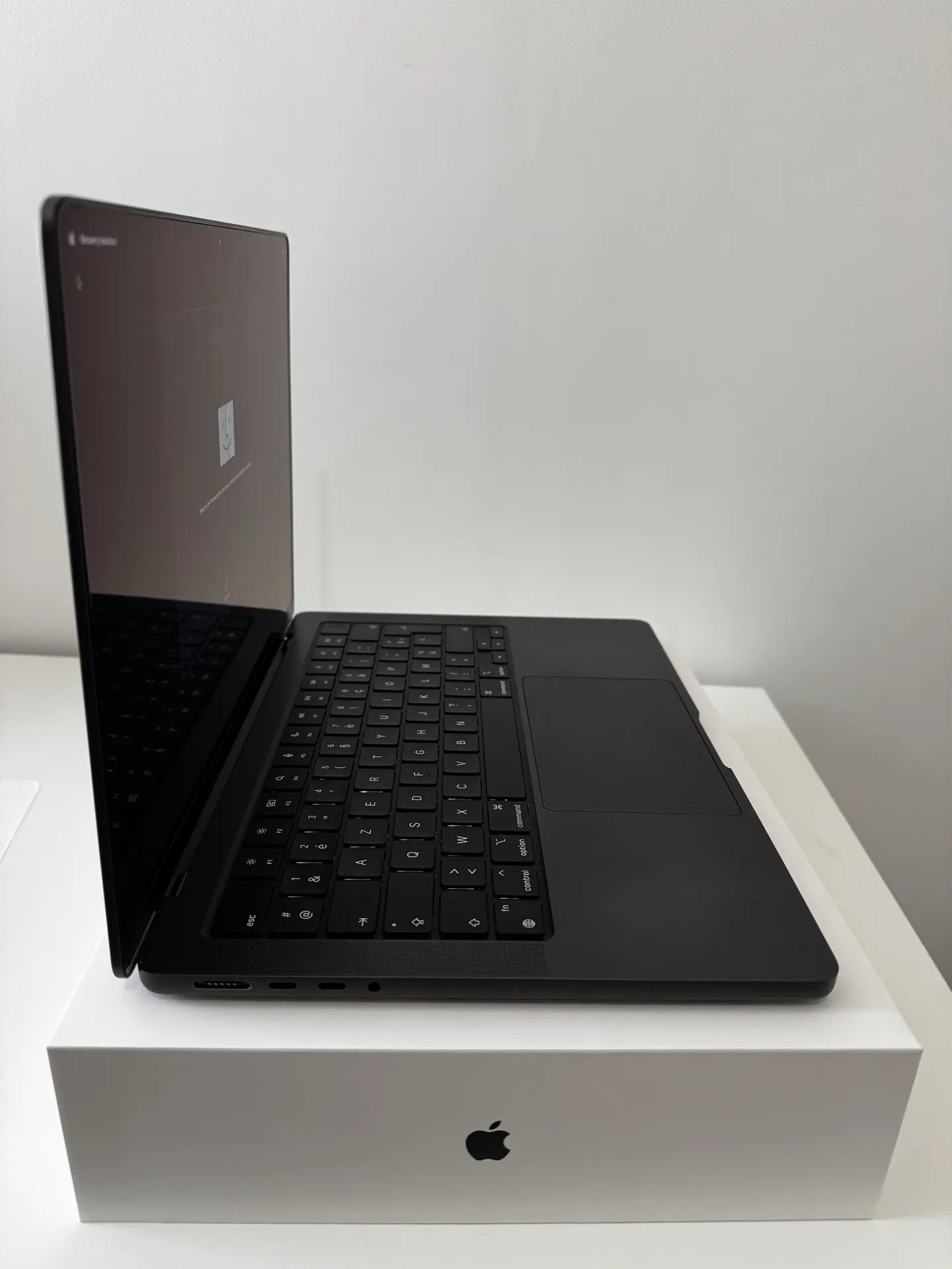 MacBook Pro M4 24GB 512 SSD 3
